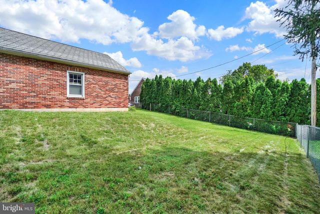 2016 ORANGE ST, York, PA 17404