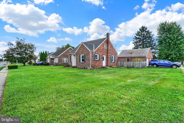2016 ORANGE ST, York, PA 17404