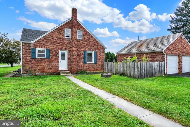 2016 ORANGE ST, York, PA 17404