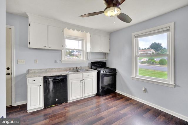 2016 ORANGE ST, York, PA 17404