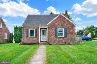 2016 ORANGE ST, York, PA 17404