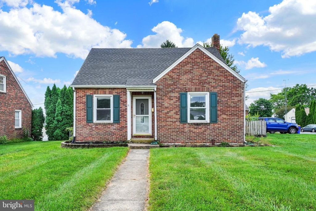 2016 ORANGE ST, York, PA 17404