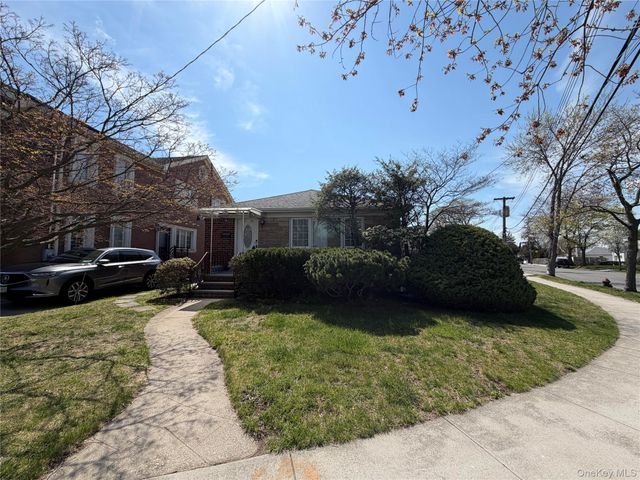 58-04 264th Street, Flushing, NY 11362