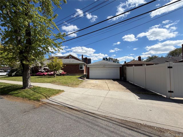 58-04 264th Street, Flushing, NY 11362