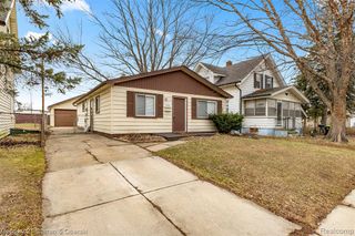 27423 Groveland Street, Madison Heights, MI 48071
