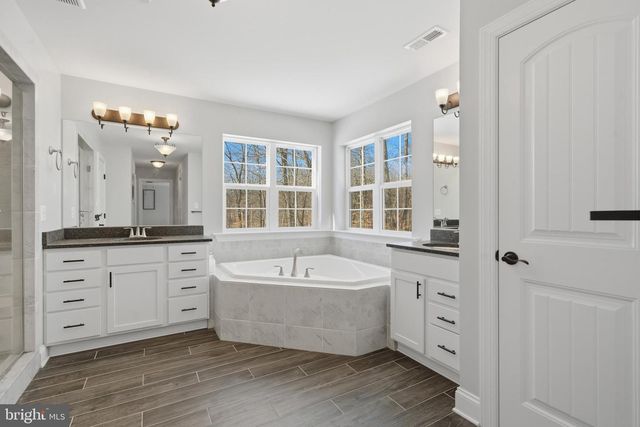 241 OAKLAND HALL RD, Prince Frederick, MD 20678