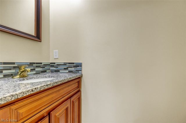 620 Lindford Drive, Bay Village, OH 44140