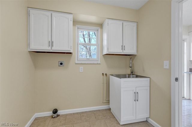 620 Lindford Drive, Bay Village, OH 44140