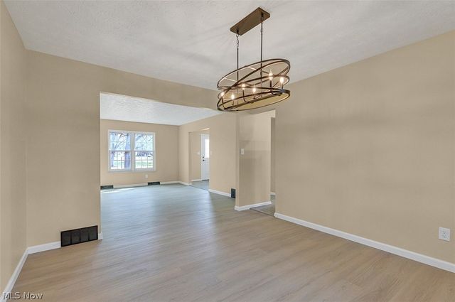 620 Lindford Drive, Bay Village, OH 44140