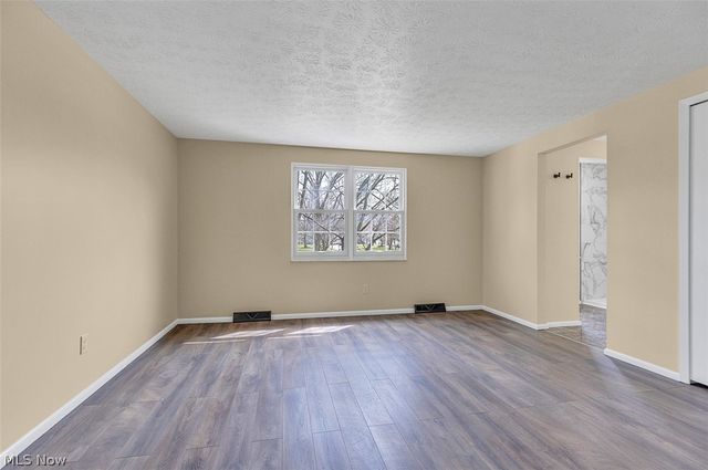 620 Lindford Drive, Bay Village, OH 44140