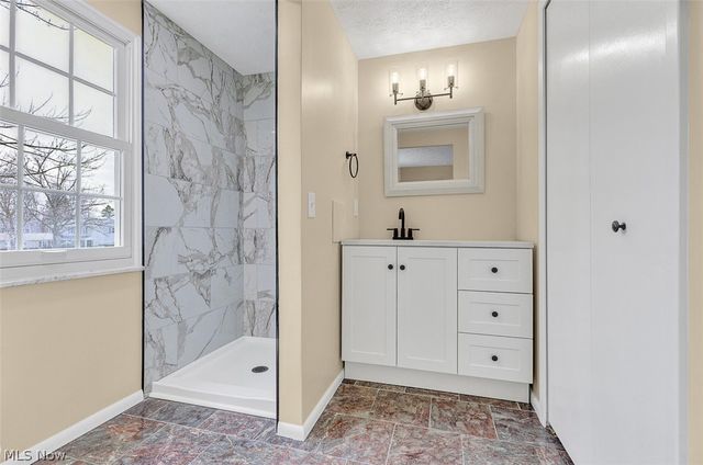 620 Lindford Drive, Bay Village, OH 44140