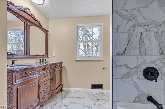 620 Lindford Drive, Bay Village, OH 44140