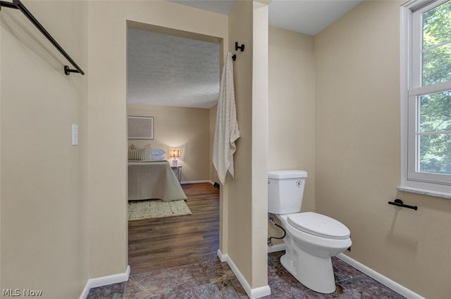 620 Lindford Drive, Bay Village, OH 44140