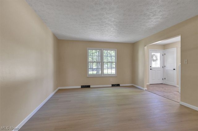 620 Lindford Drive, Bay Village, OH 44140