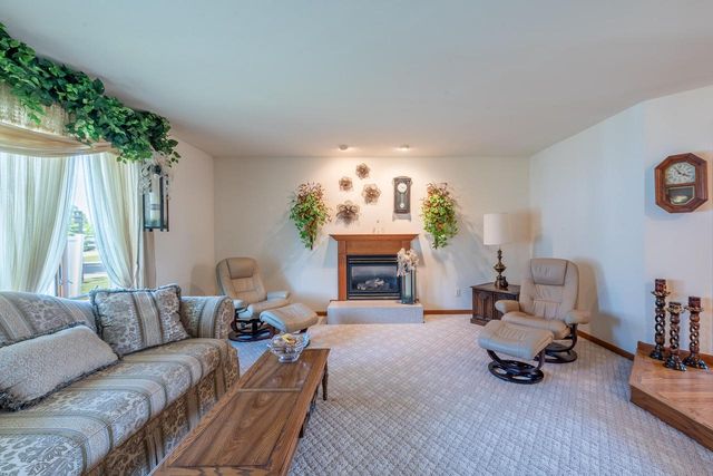 168 White Oak COURT, Union Grove, WI 53182