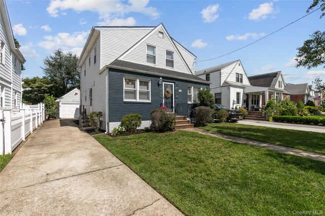 529 7th Avenue, New Hyde Park, NY 11040
