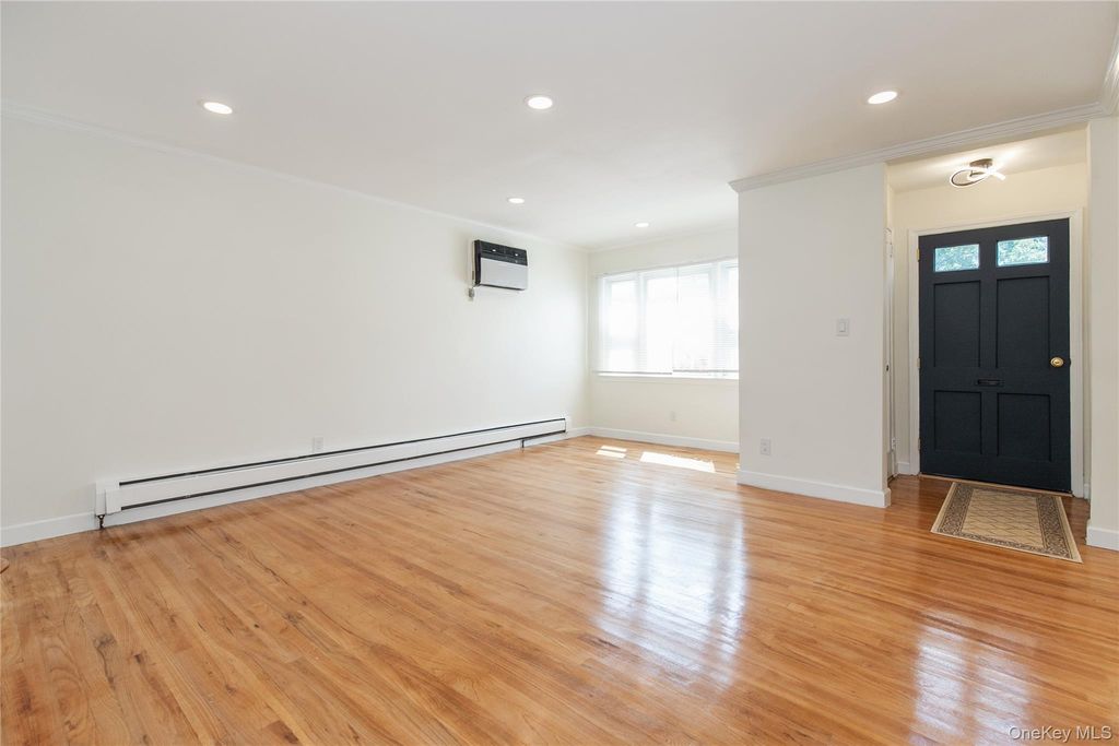 529 7th Avenue, New Hyde Park, NY 11040 — photo 4
