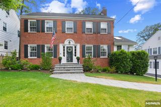 7 Birdseye Glen, Verona, NJ 07044