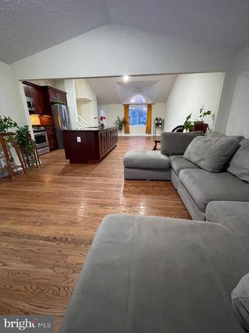 402 KOJUN CT, Sterling, VA 20164