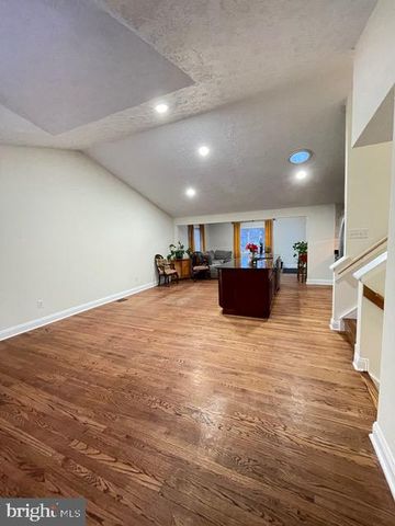 402 KOJUN CT, Sterling, VA 20164