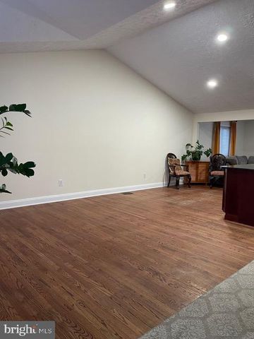 402 KOJUN CT, Sterling, VA 20164