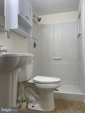 402 KOJUN CT, Sterling, VA 20164