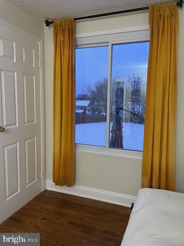 402 KOJUN CT, Sterling, VA 20164