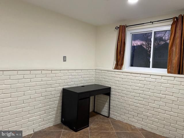 402 KOJUN CT, Sterling, VA 20164