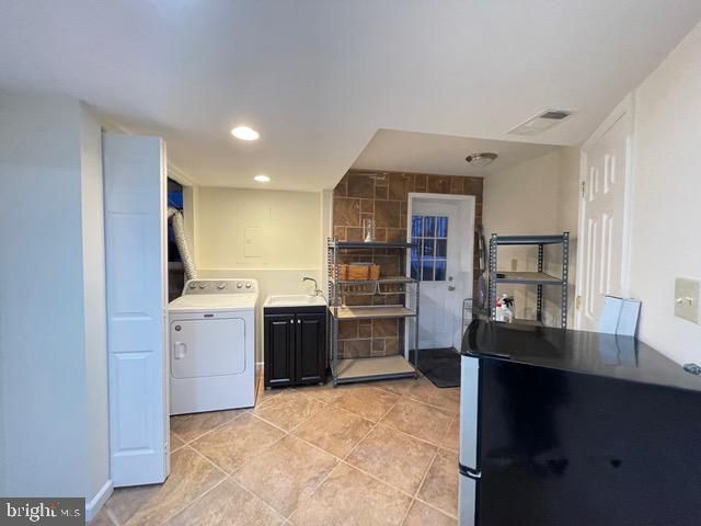 402 KOJUN CT, Sterling, VA 20164