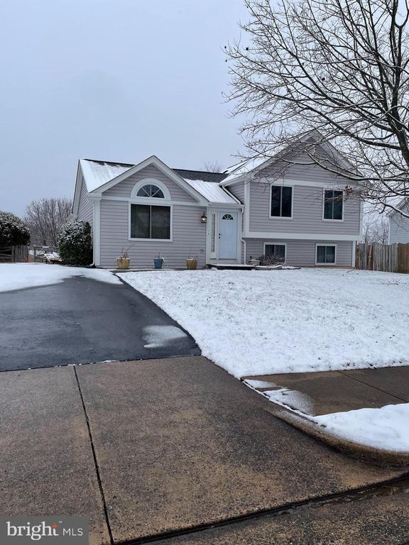 402 KOJUN CT, Sterling, VA 20164