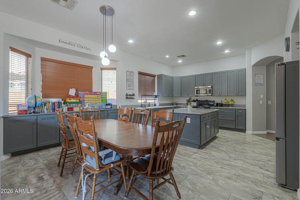 Image 11 of property listing at 671 W Delray Drive, Casa Grande, AZ 85122