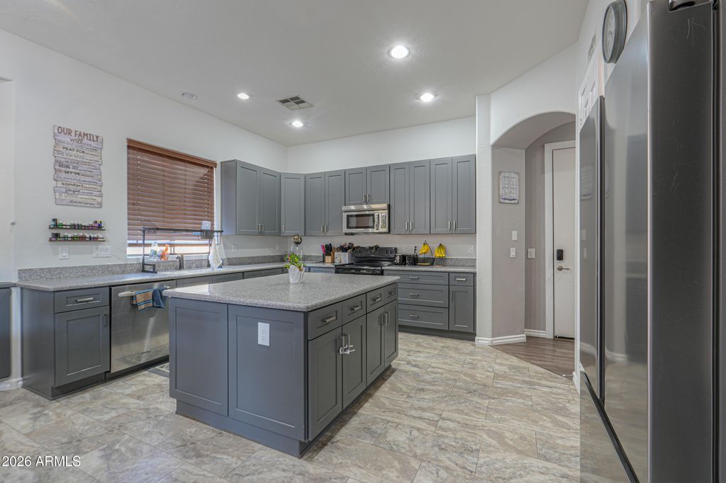 Image 13 of property listing at 671 W Delray Drive, Casa Grande, AZ 85122