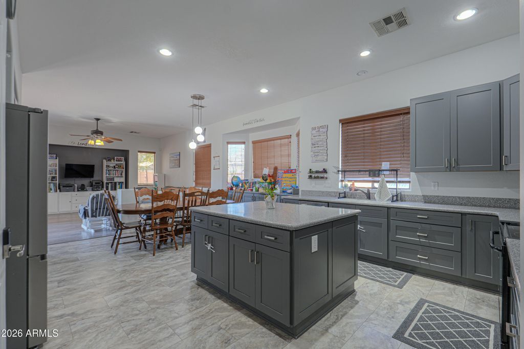 Image 14 of property listing at 671 W Delray Drive, Casa Grande, AZ 85122