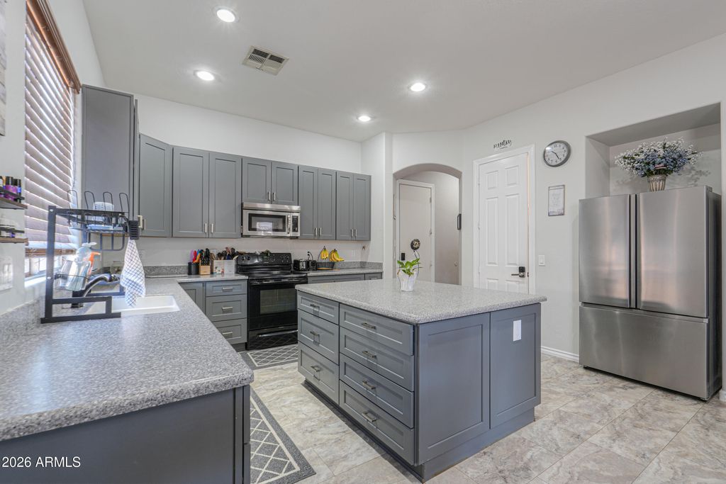 Image 15 of property listing at 671 W Delray Drive, Casa Grande, AZ 85122