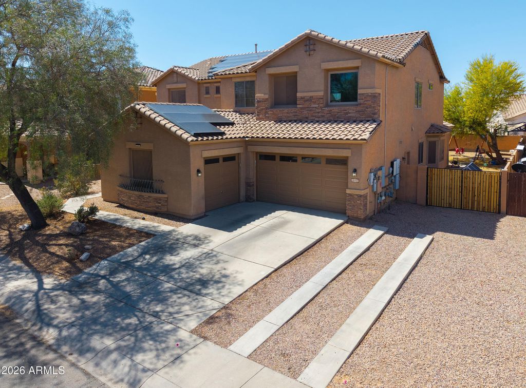 Image 3 of property listing at 671 W Delray Drive, Casa Grande, AZ 85122