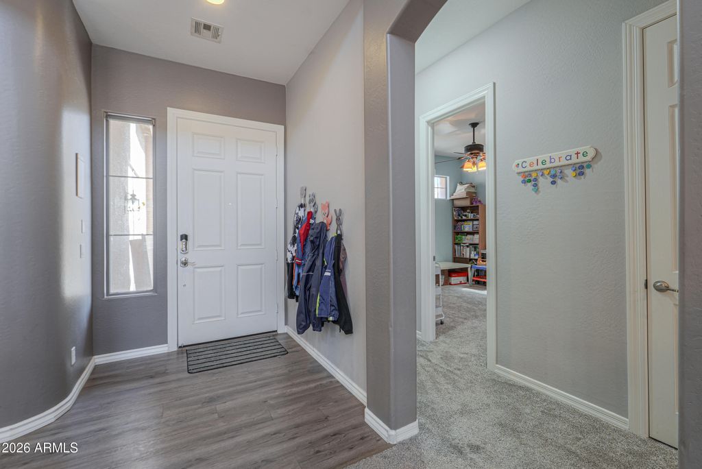 Image 4 of property listing at 671 W Delray Drive, Casa Grande, AZ 85122