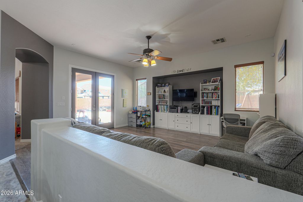 Image 9 of property listing at 671 W Delray Drive, Casa Grande, AZ 85122