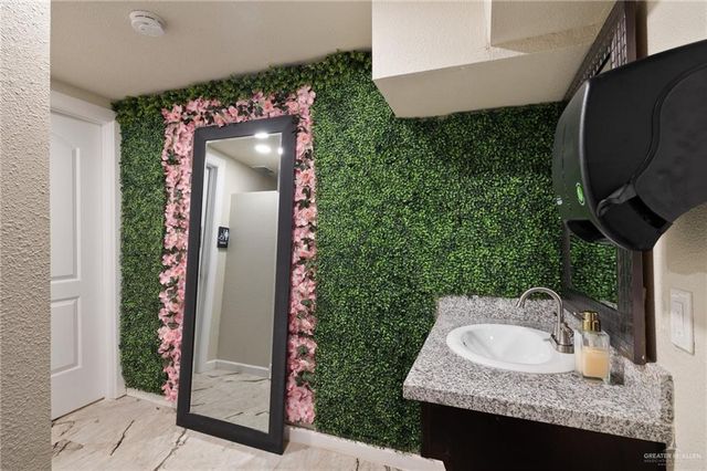 219 S Texas Boulevard, Weslaco, TX 78596