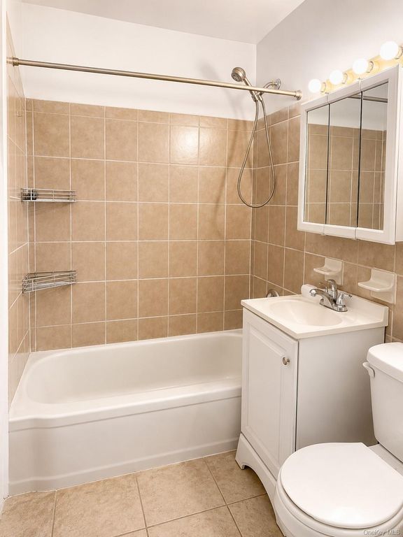 1332 Metropolitan Avenue, Bronx, NY 10462 — photo 4