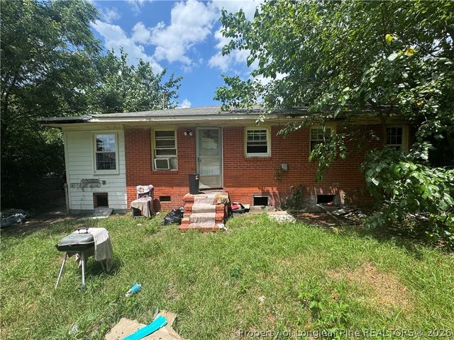 5307 Williamsburgh Drive, Fayetteville, NC 28304