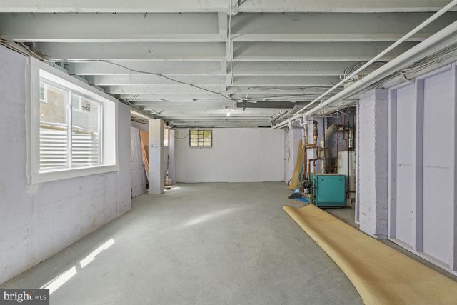 5602 39TH ST NW, Washington, DC 20015