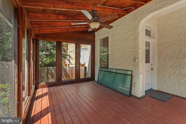 5602 39TH ST NW, Washington, DC 20015
