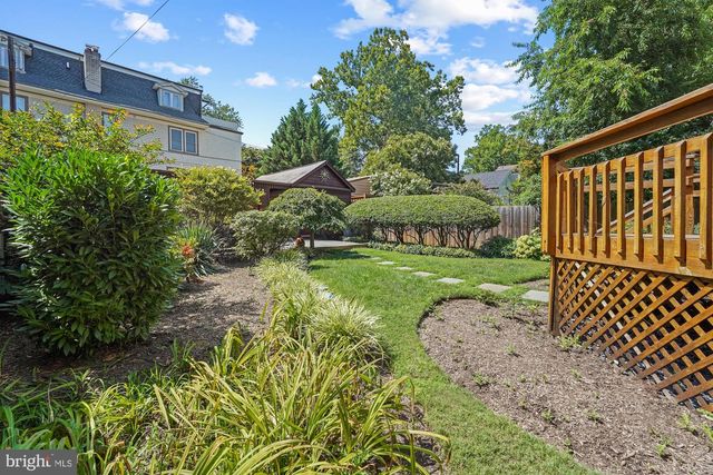 5602 39TH ST NW, Washington, DC 20015