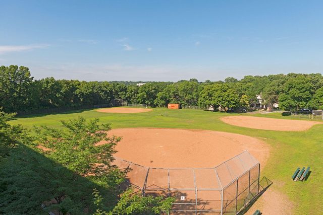 1129 Randolph Avenue, Saint Paul, MN 55105