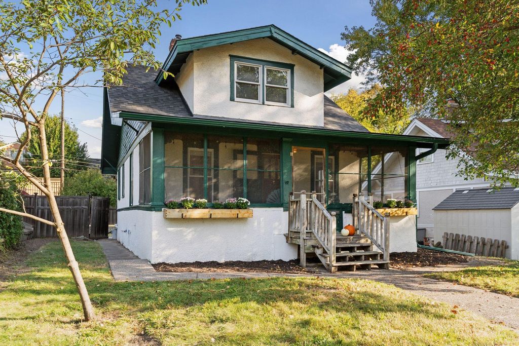 1129 Randolph Avenue, Saint Paul, MN 55105