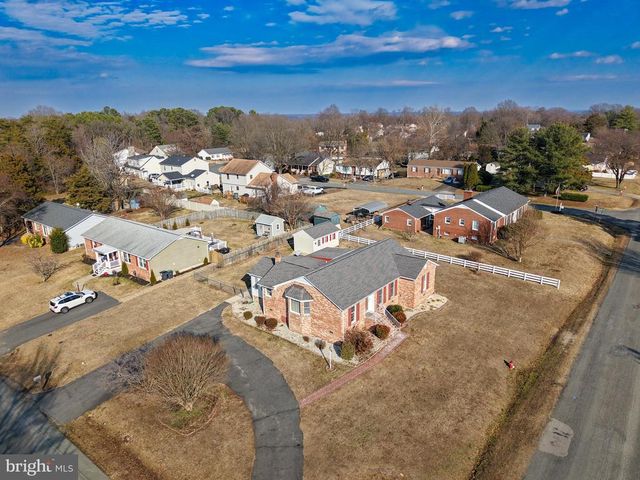 2 JUNIPER CT, Fredericksburg, VA 22408