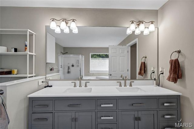 611 Knollshire Way, Dardenne Prairie, MO 63368