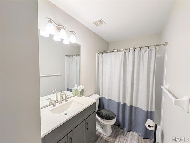 611 Knollshire Way, Dardenne Prairie, MO 63368