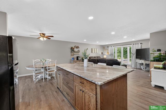 5623 S 113th Street, Omaha, NE 68137