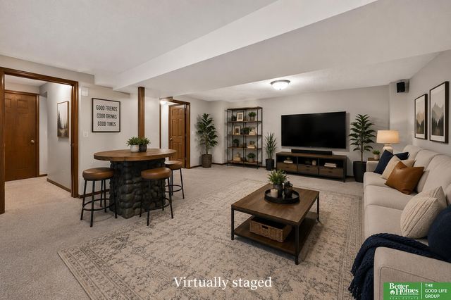 5623 S 113th Street, Omaha, NE 68137